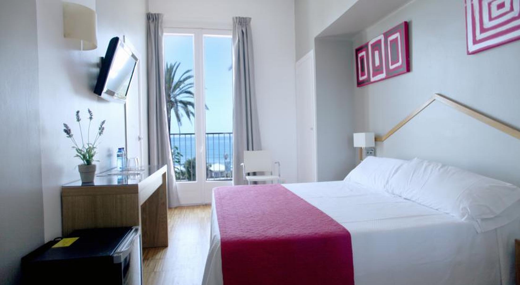 Room, Double or Twin Bed, Sea View