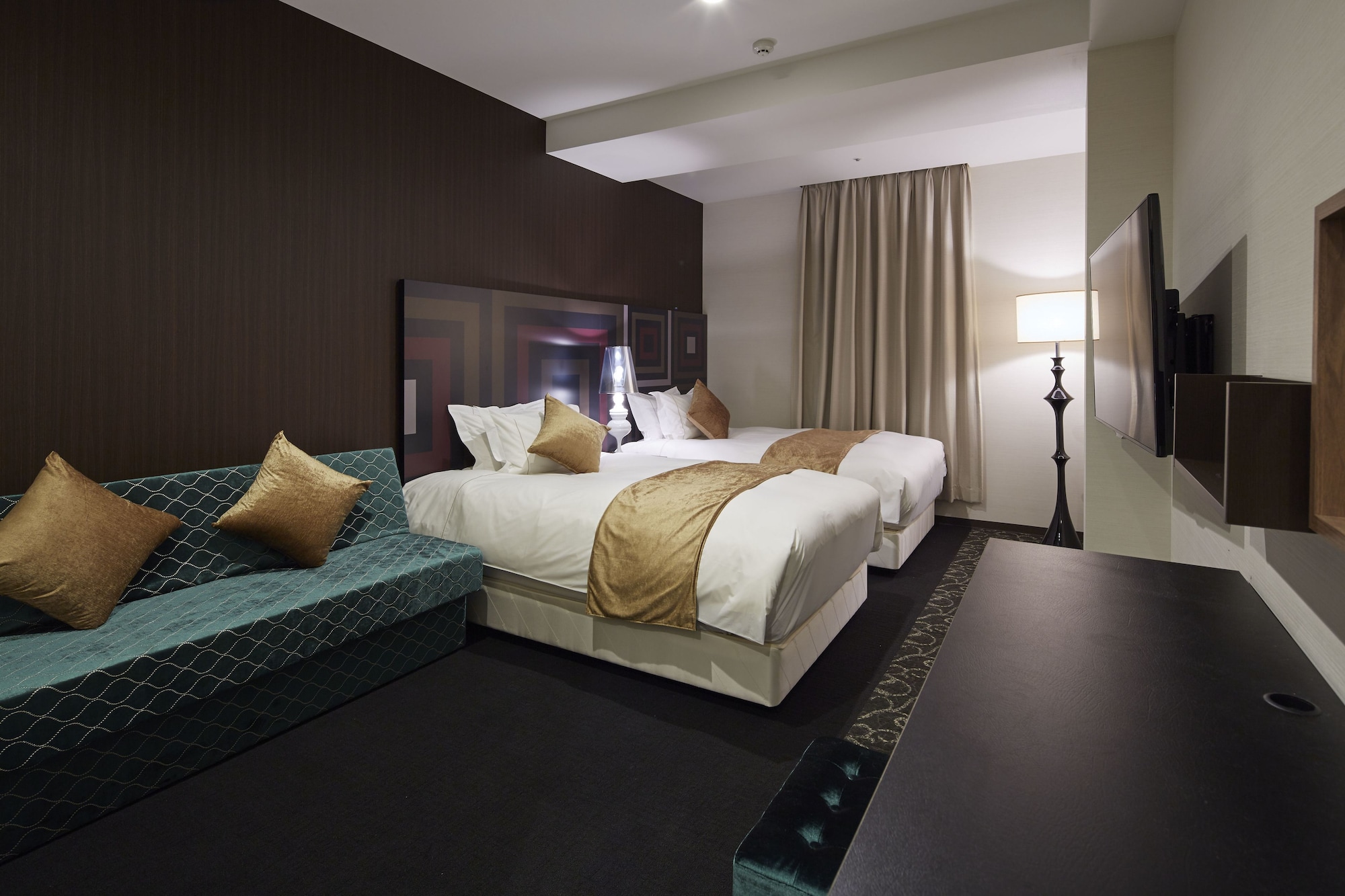 2 BEDROOMS, SUPERIOR, TWIN BEDS