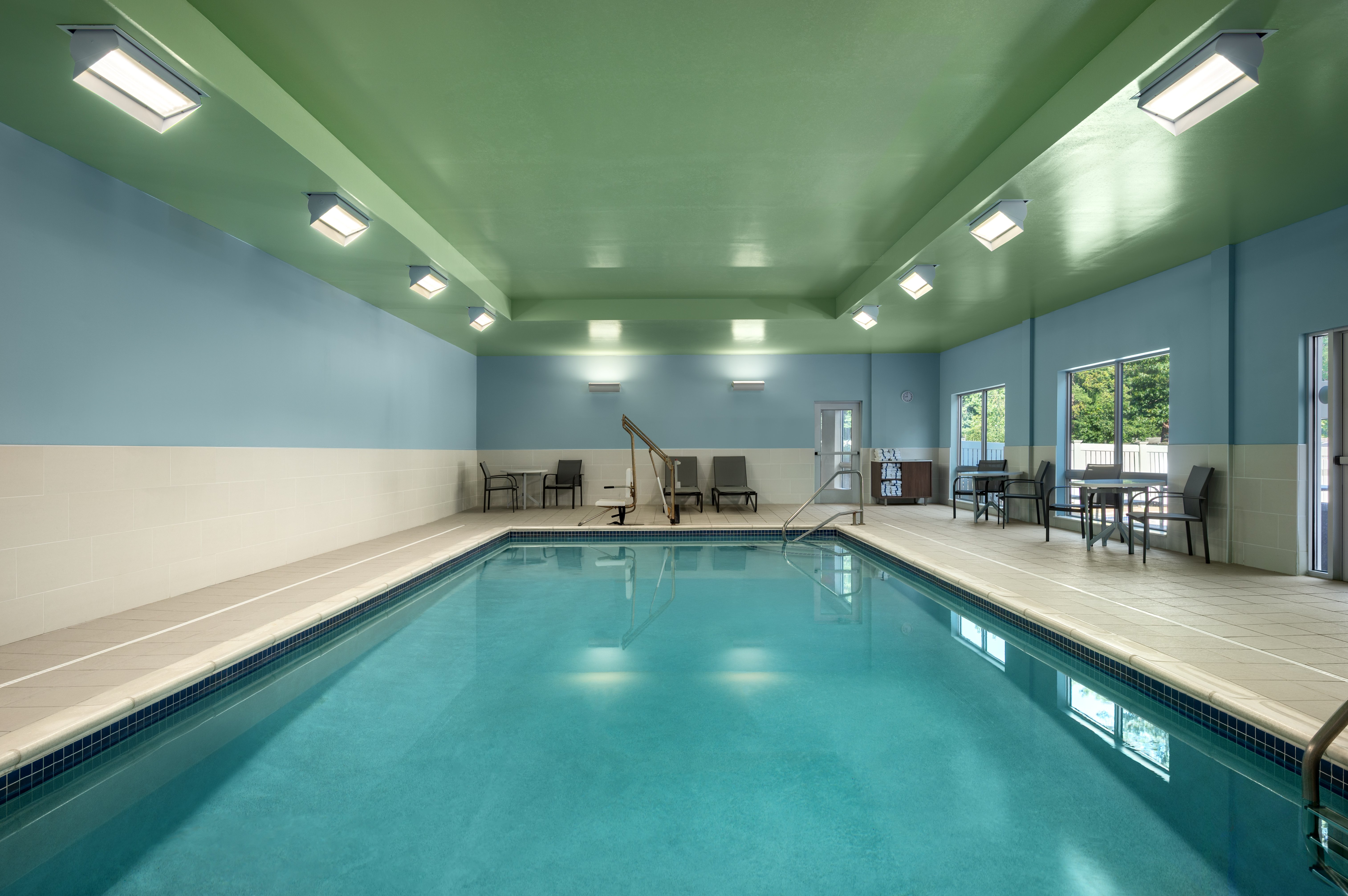 Holiday Inn Express & Suites Queensbury - Lake George Area 32/71