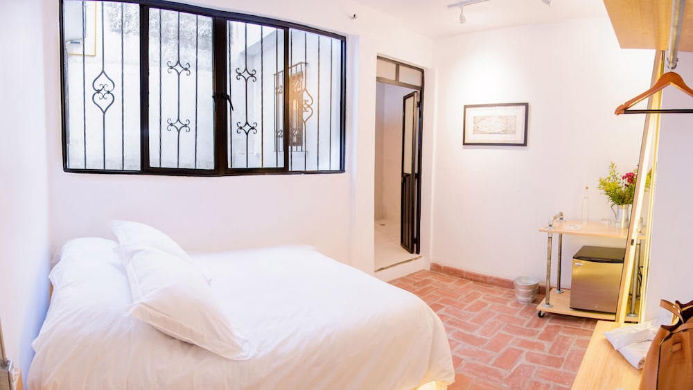 Agrado Guest House 15/56