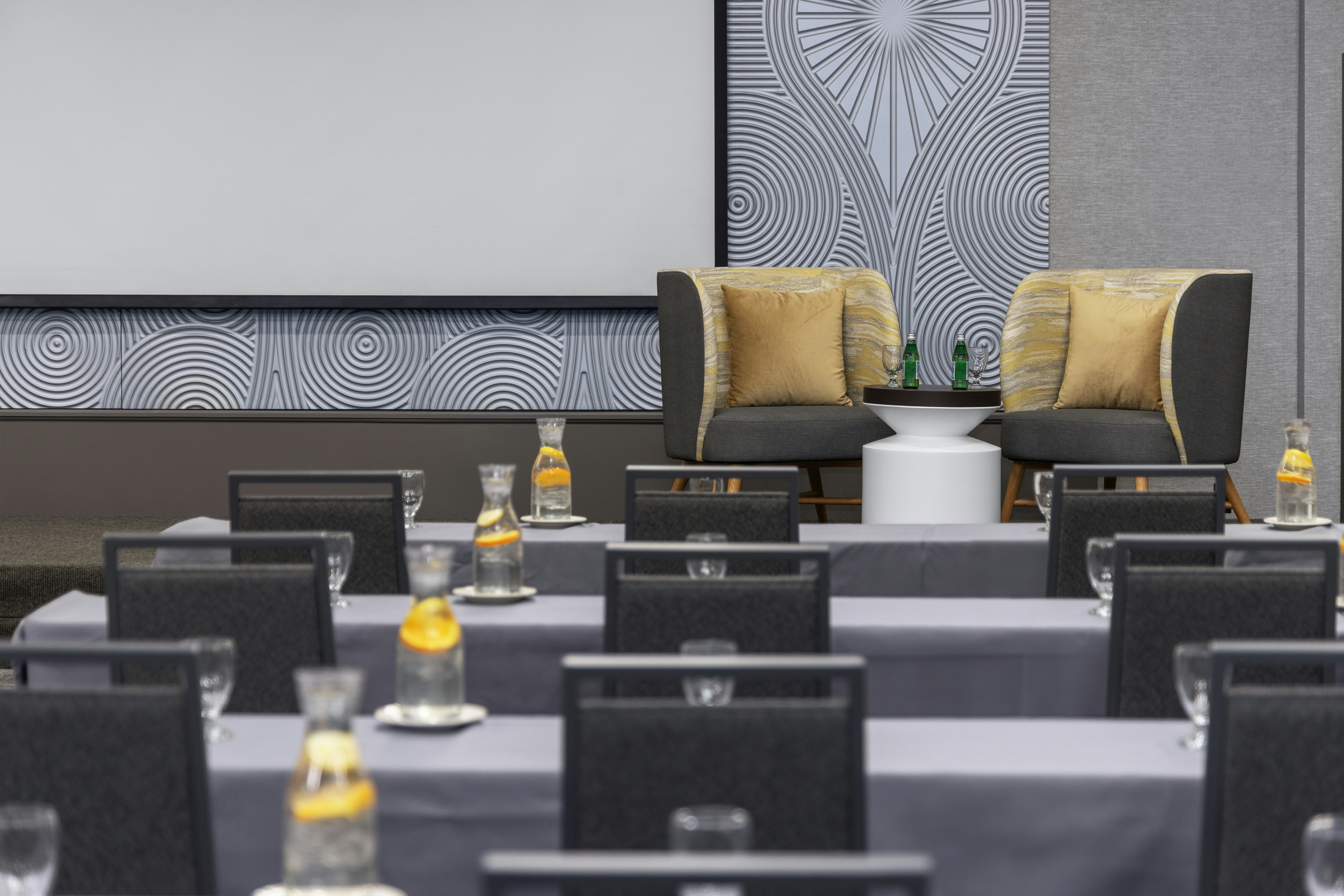 Radisson Hotel and Conference Center Coralville - Iowa City 55/61