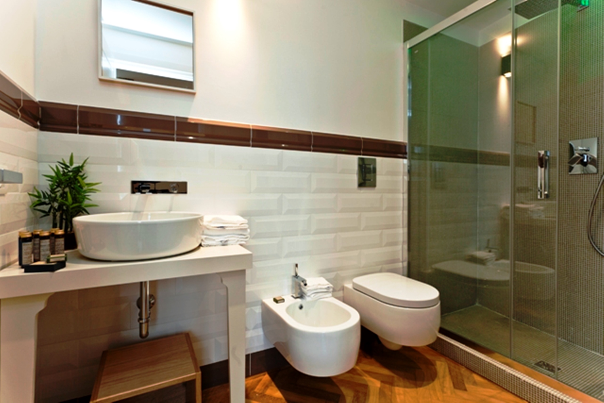 VANITY HOTEL 45/52
