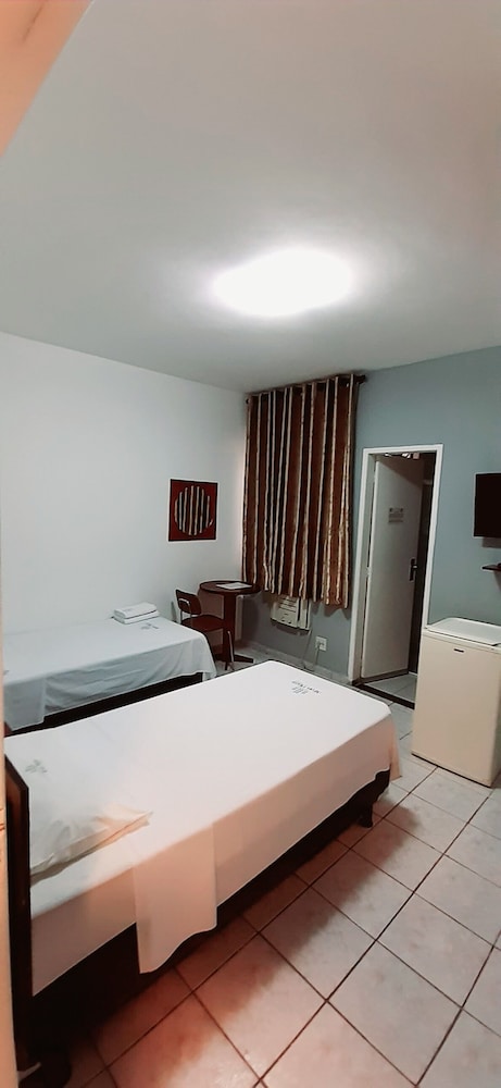 ROOM, SINGLE