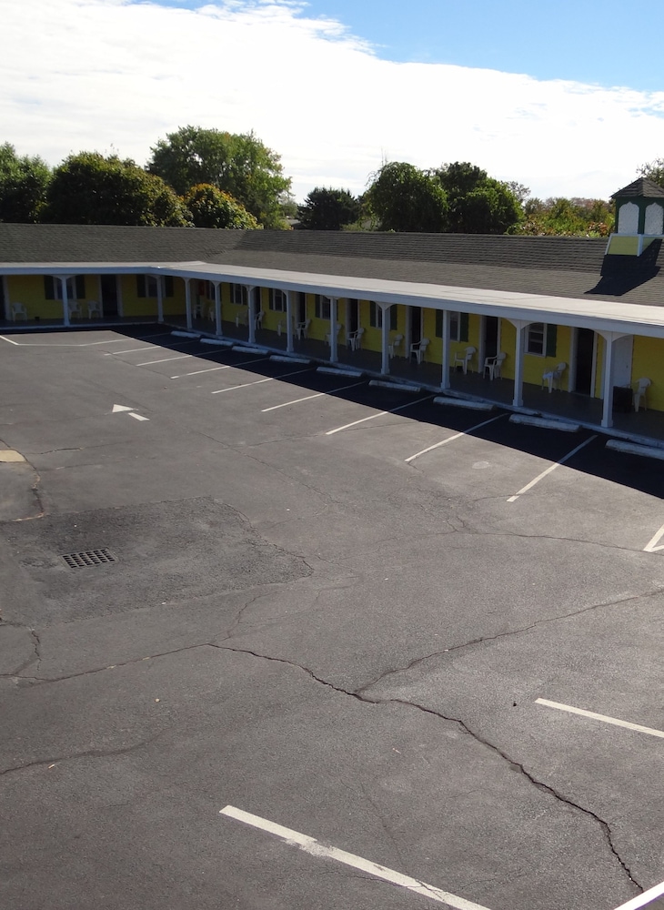 Jonathan Edwards Motel 59/65