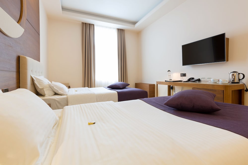 Hotel City Savoy 11/50