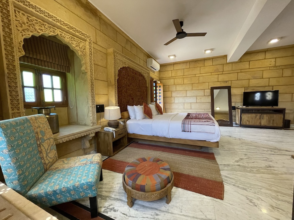 Mystic Jaisalmer Hostel / Backpacker 16/50