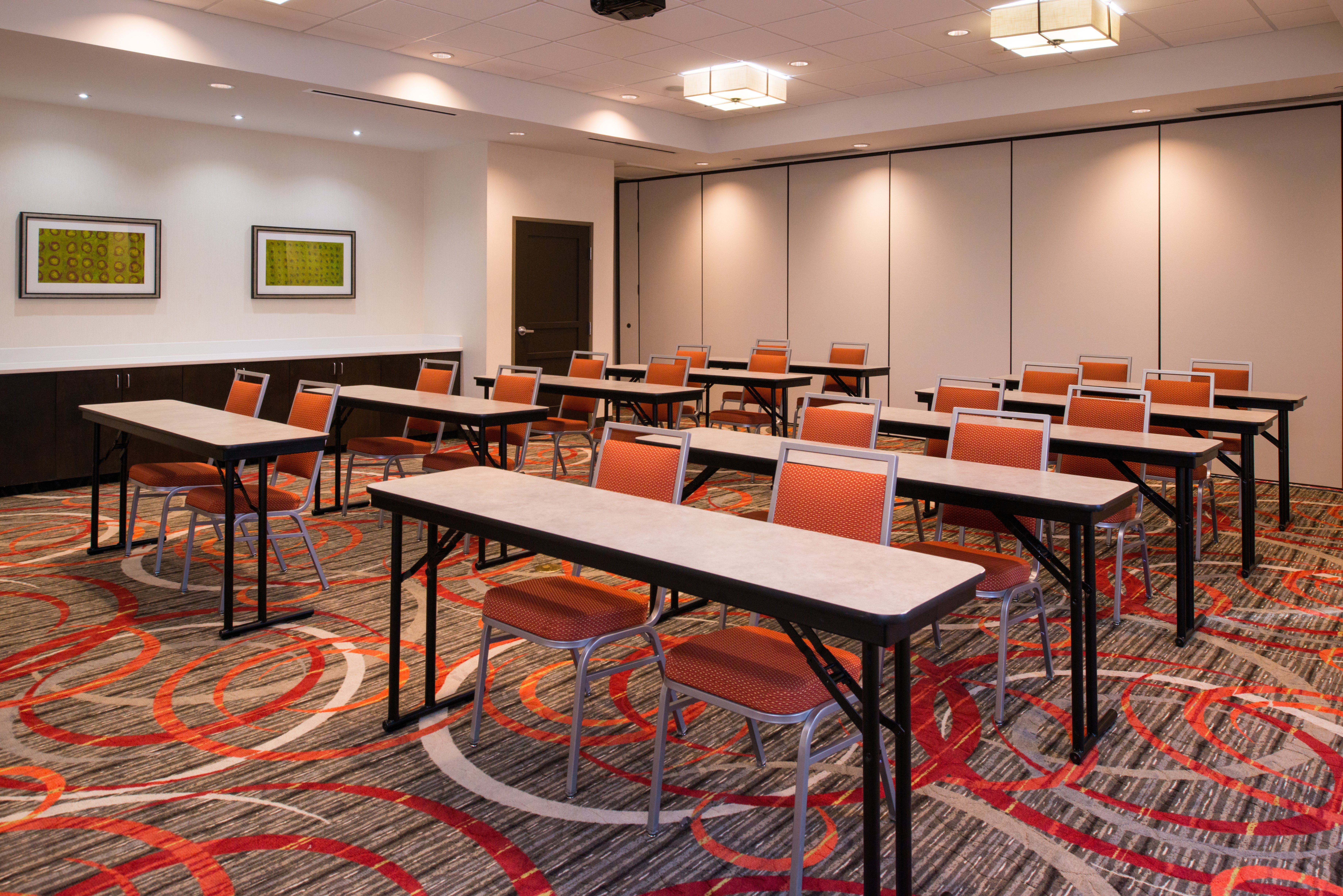 Holiday Inn Express Suites Monroe 57/58
