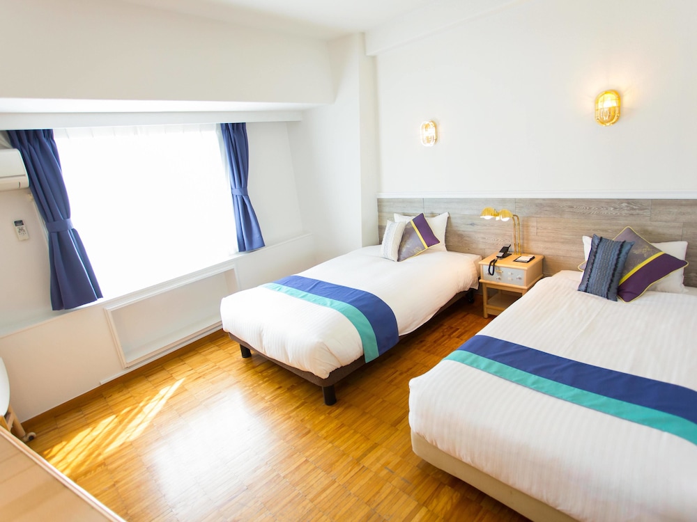 Room, Twin Beds