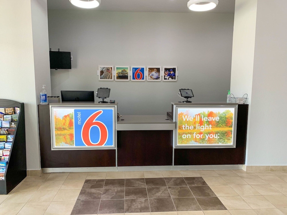 Lobby at Motel6 Lexington, KY - Airport, LEXINGTON - KY