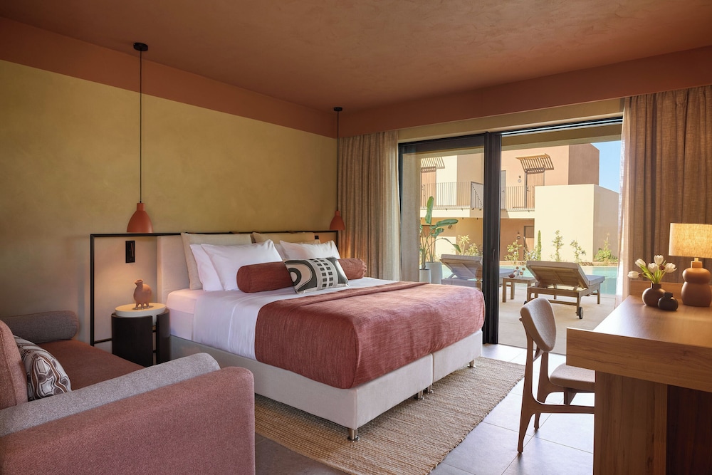 Swim Up, Premium, Queen Bed, Sofa