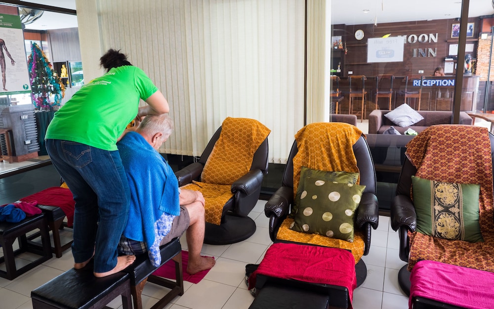 Patong Moon Inn Guesthouse 42/48