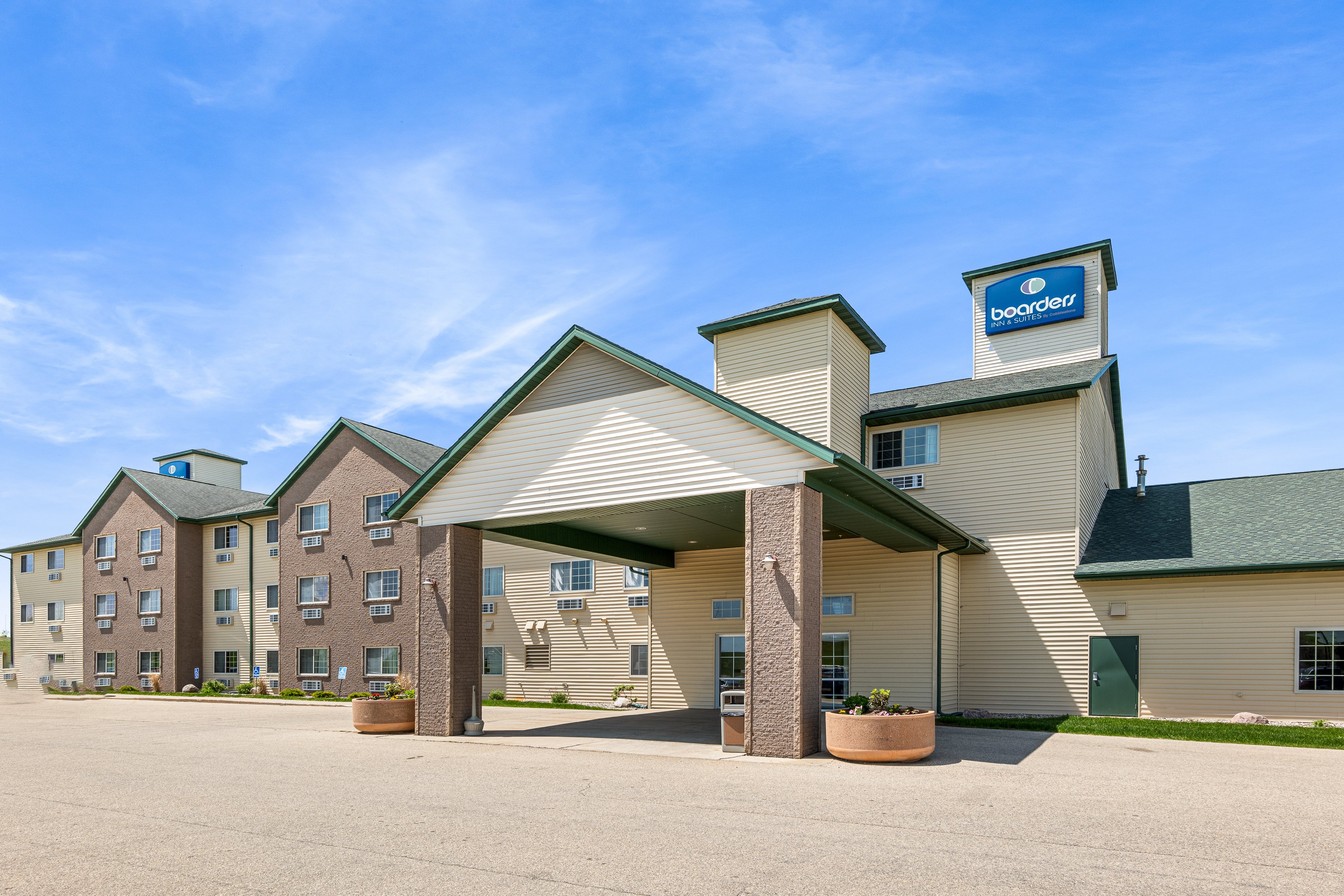 Boarders Inn Amp Suites 8/63