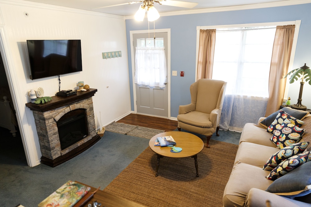 Silver Heart Inn and Cottages 47/70