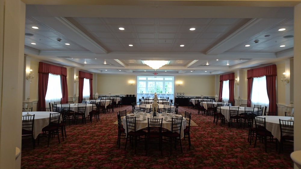 Mills Park Hotel 36/50