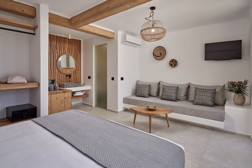 Ionic Suites 38/50