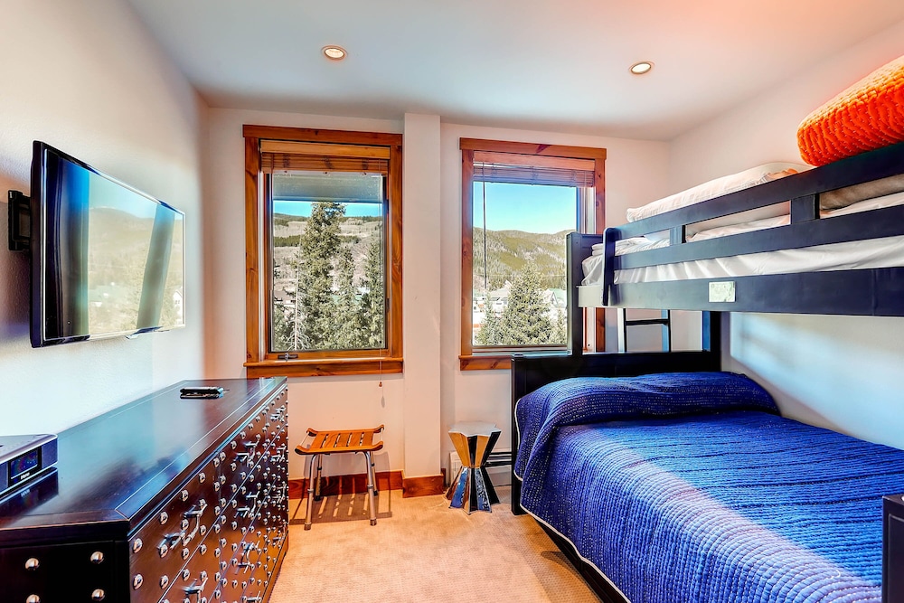 4 Bedrooms, Condo, Premier, King Bed, 2 Queen and Twin Beds, 4 Bathrooms