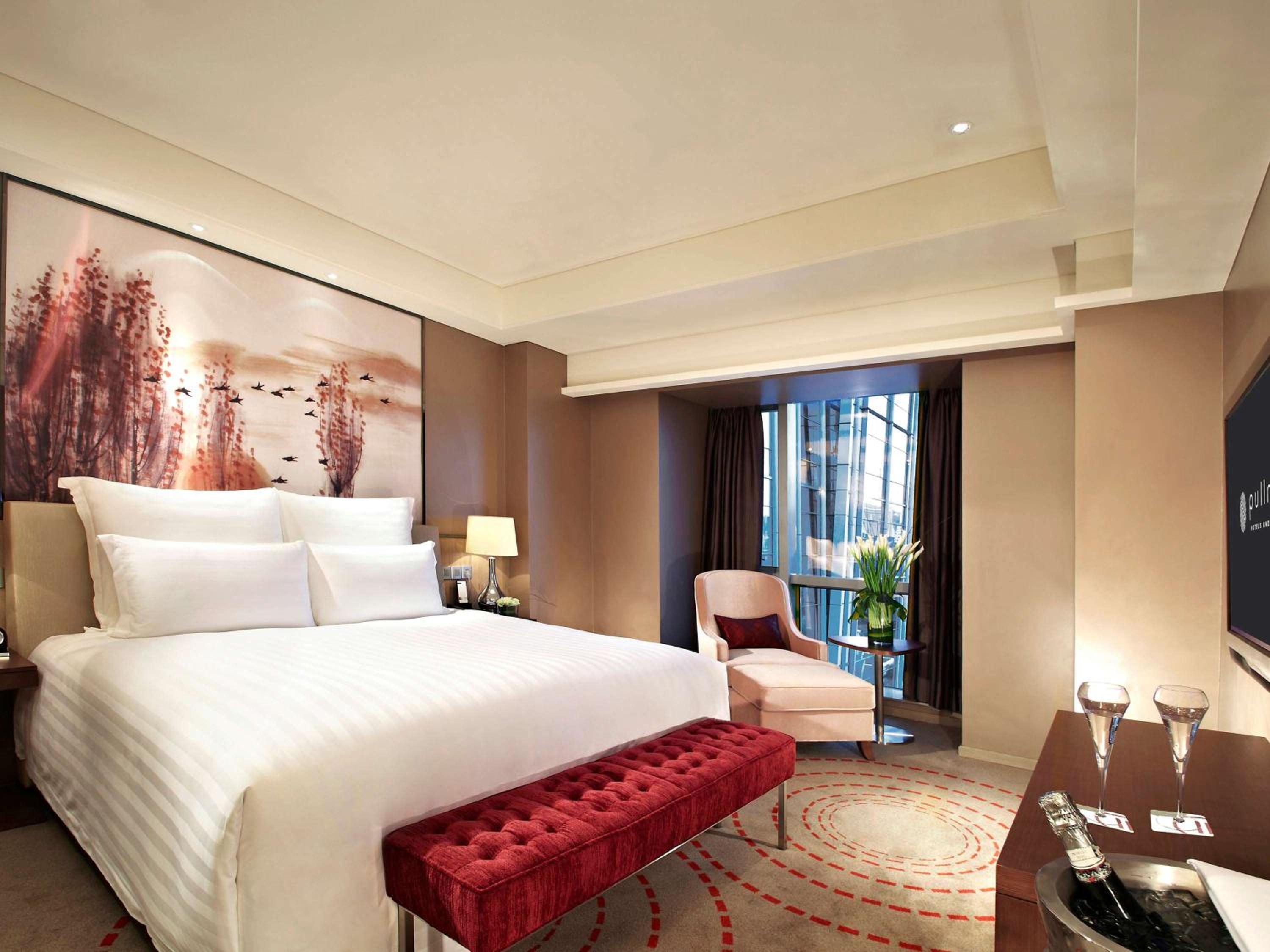 DELUXE, SUITE