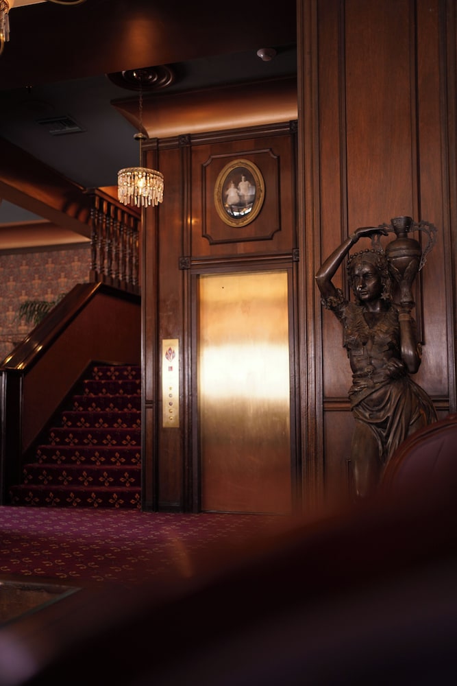 Mizpah Hotel 22/38