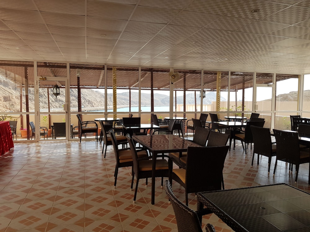 Al Ayjah Plaza Hotel 33/48