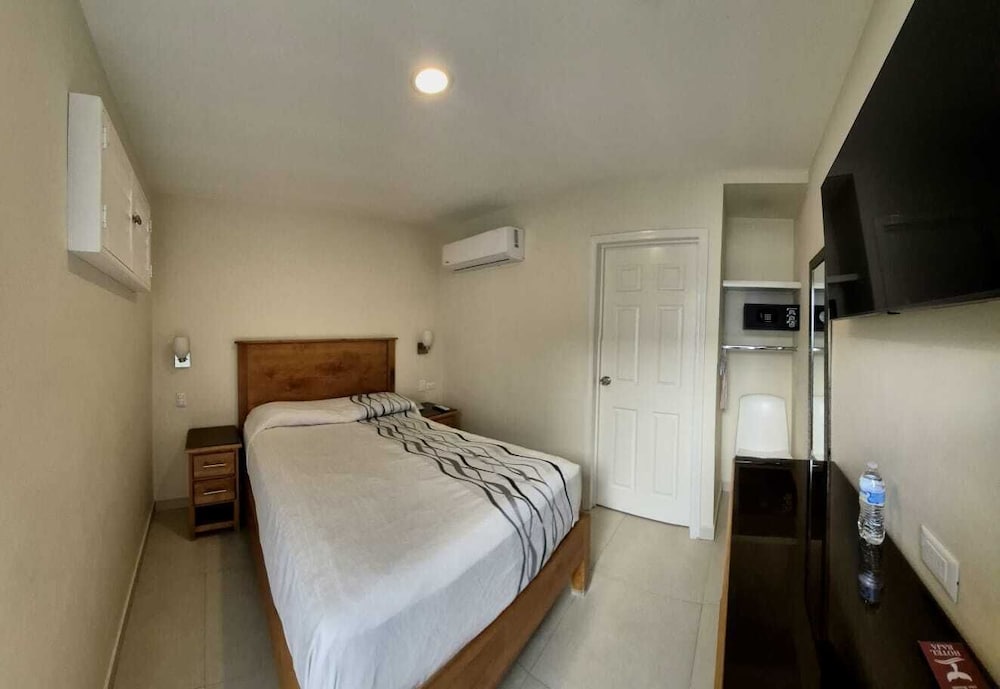 Hotel Baja 3/26