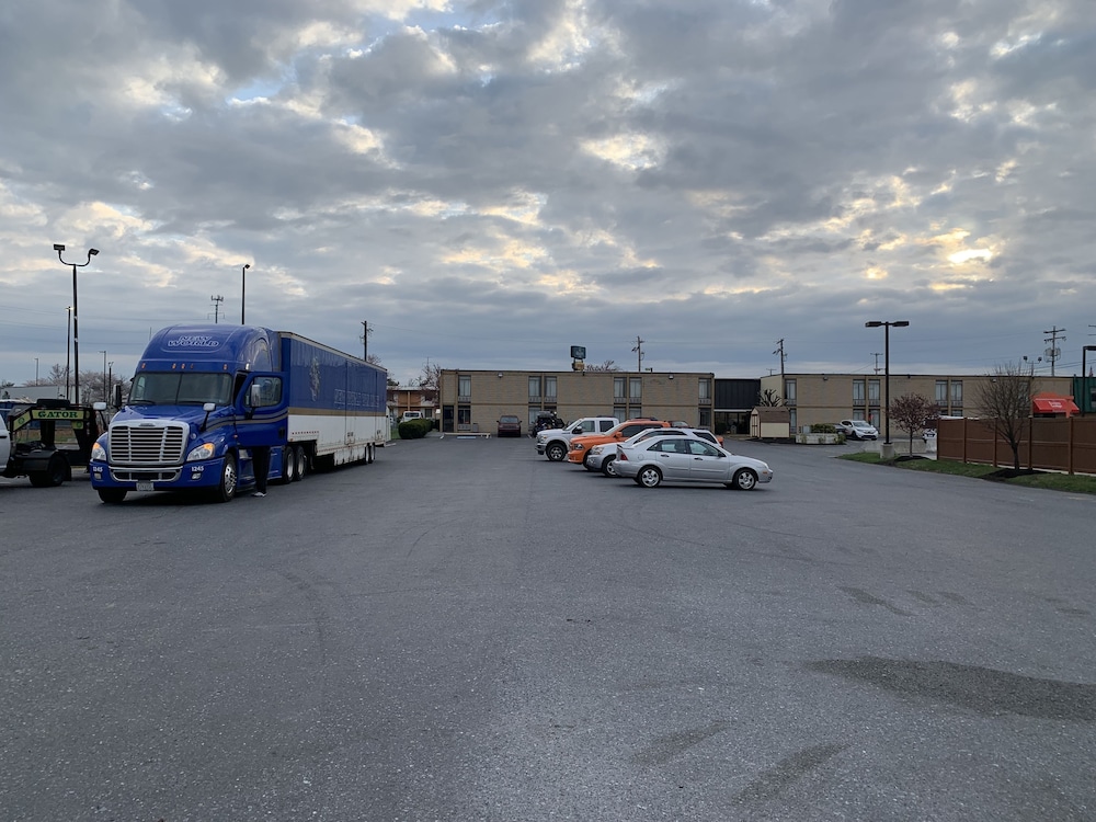Days Inn by Wyndham Winchester North 50/57