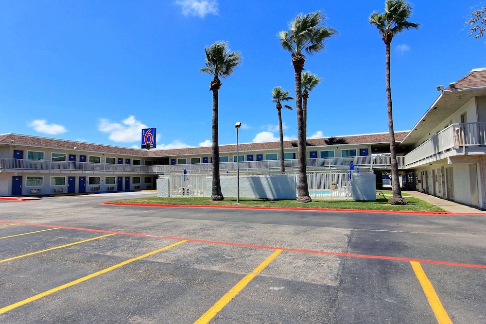 Motel6 Corpus Christi, TX - East - North Padre Island 41/58