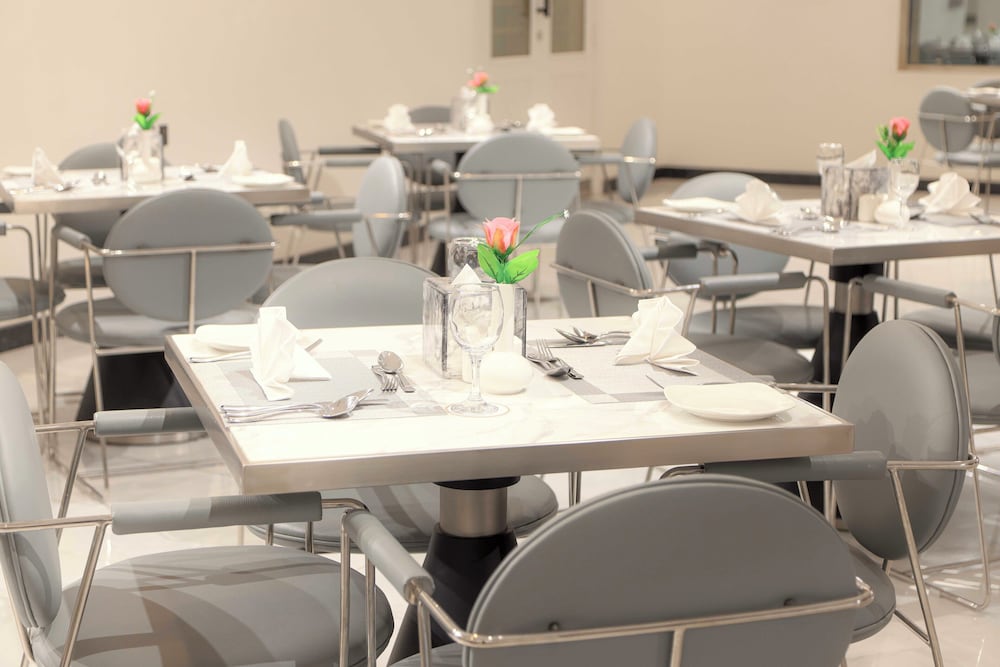 فندق ساس(Four Points by Sheraton Hafar Al Batin) 38/44