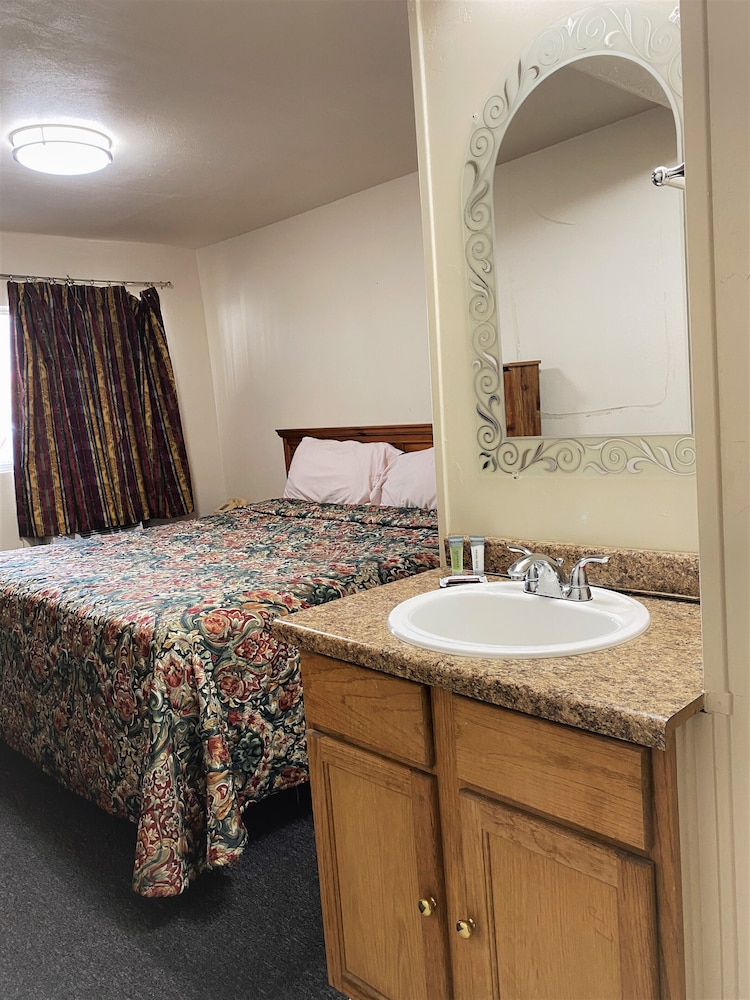 Madill Inn 32/32