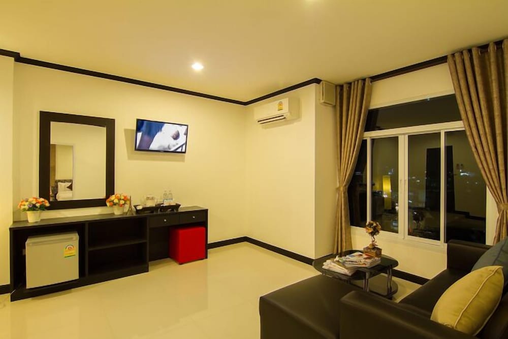 Leelawadee Grand Hotel 26/39