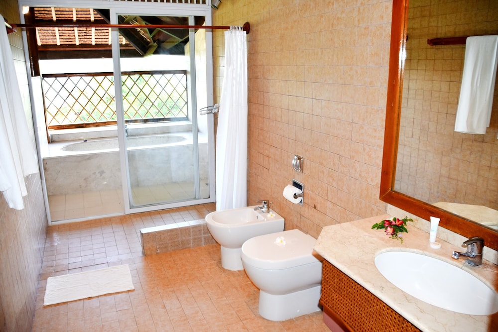 Badian Island Wellness Resort 50/50