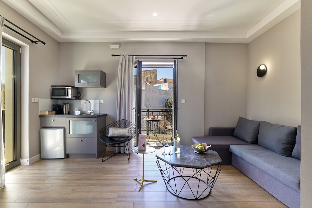 Nival Luxury Suites 25/50