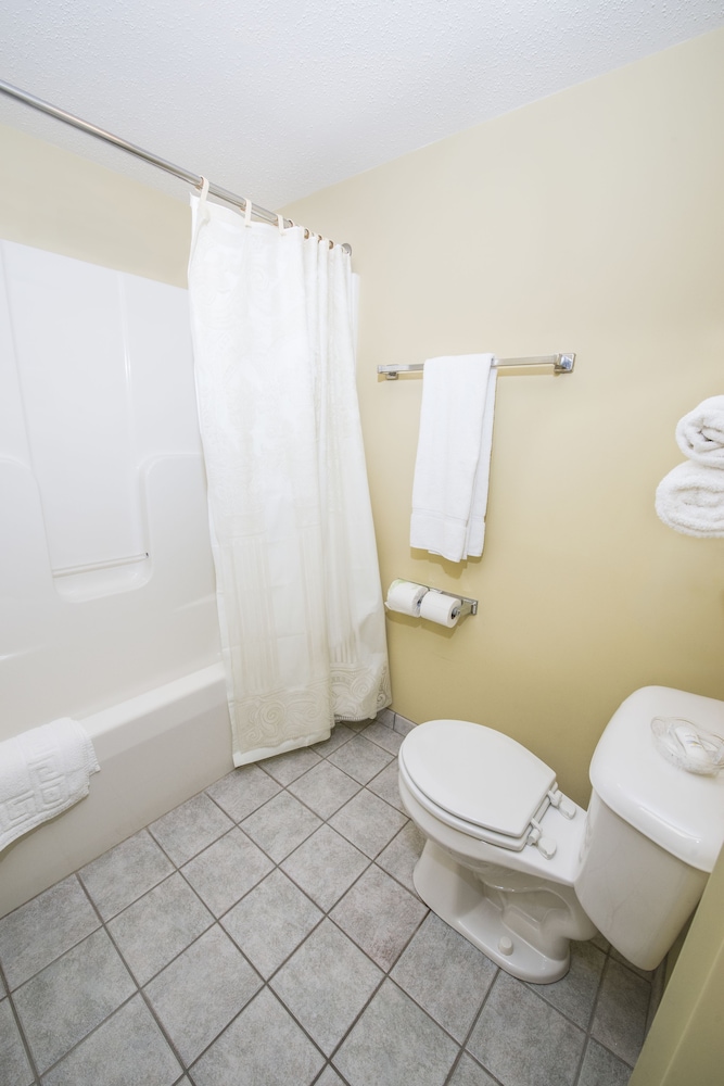 Our Guest Inn and Suites - Downtown 9/27