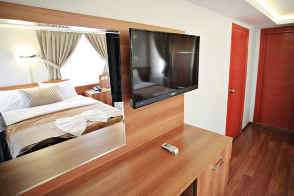 Taksim Palace Hotel 51/60