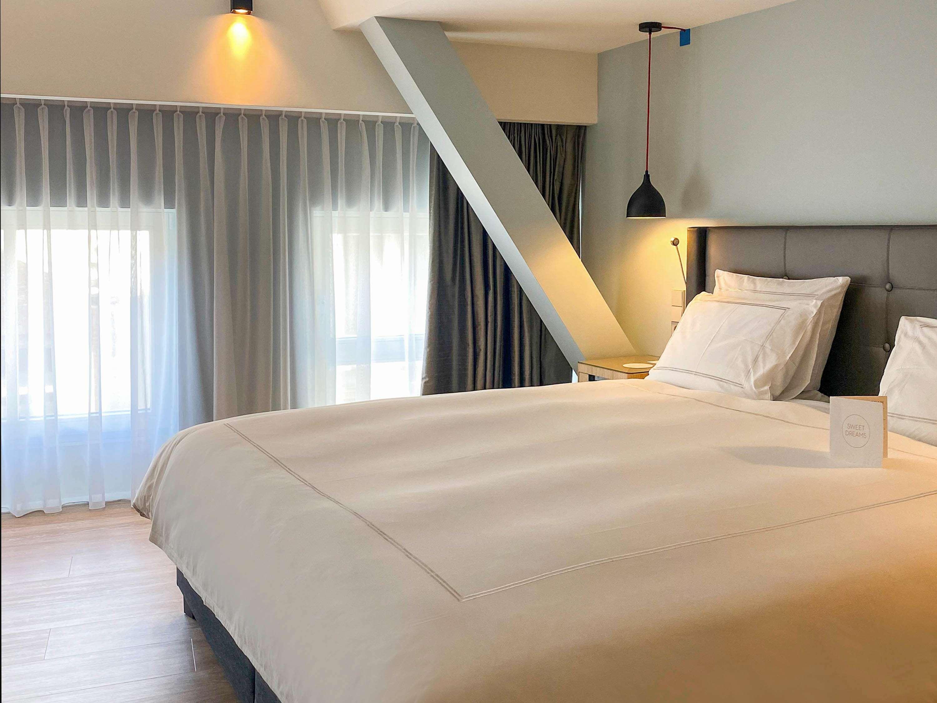 SWISS SELECT, KING BED