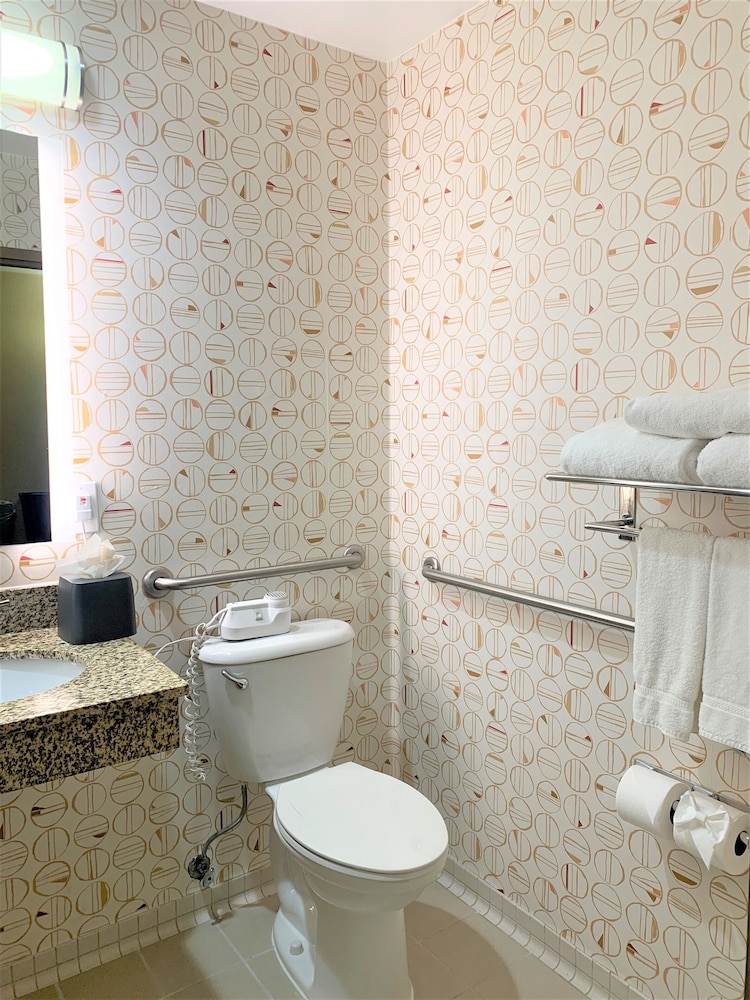 Holiday Inn Dublin Pleasanton 13/70
