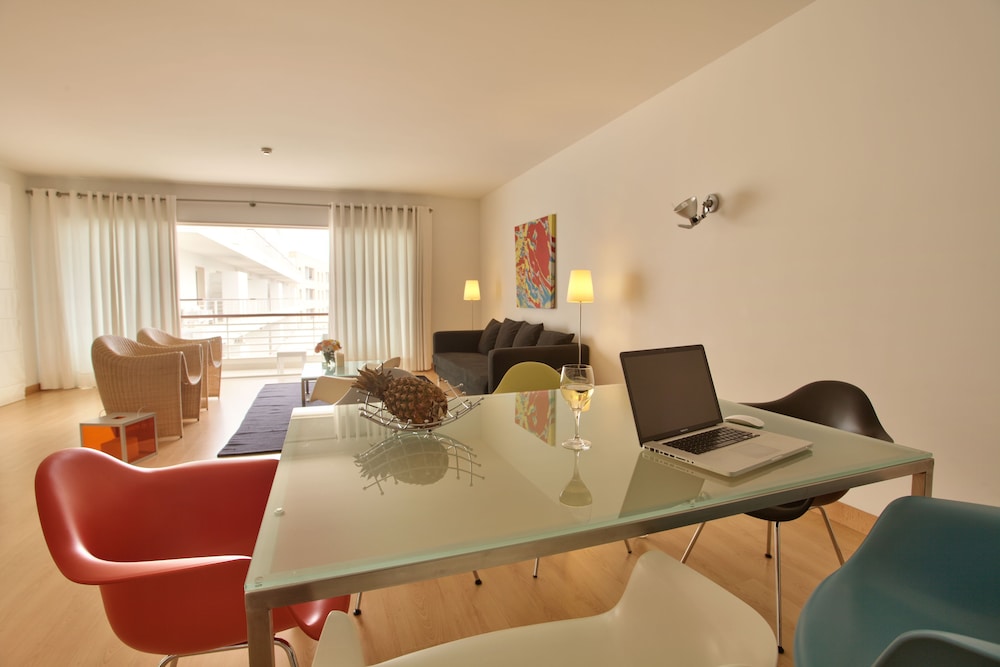 Marina Club Lagos Suite Hotel 50/60