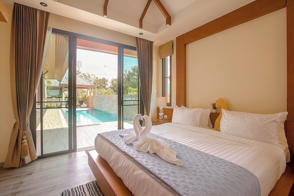 3 Bedrooms, Pool, West, Villa, 3 King Beds