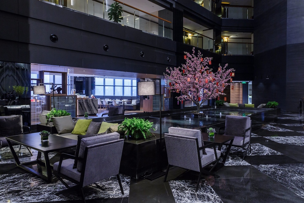 Jingguang Center Apartment 23/33