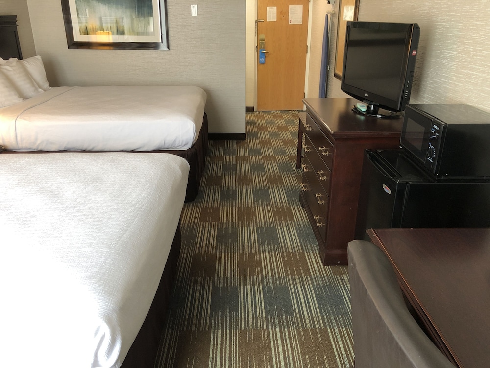 Quality Inn Bath NY 18/24