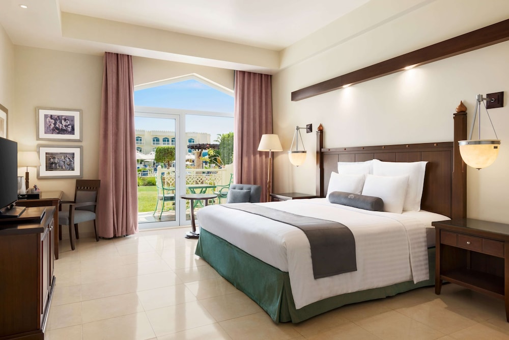 Room, King Bed, Pool Access