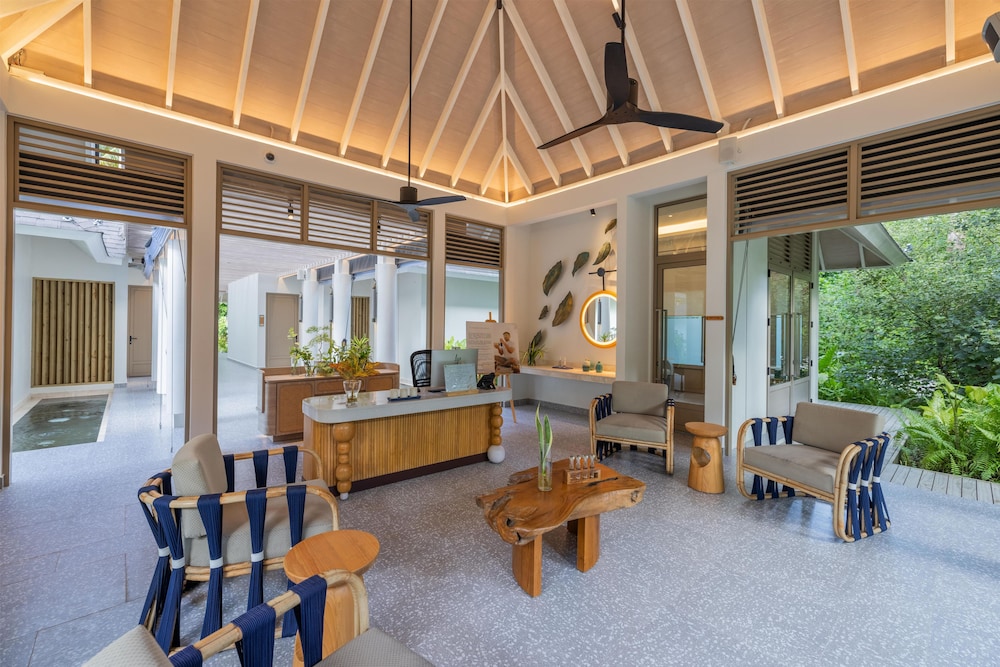 Avani+ Fares Maldives Resort 145/164
