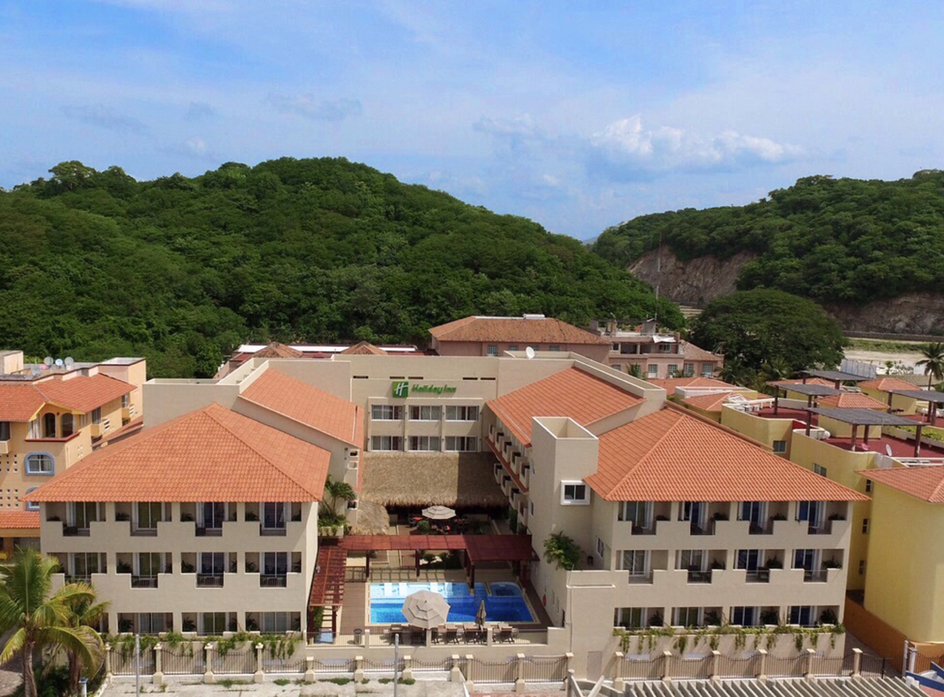 HOLIDAY INN HUATULCO 38/39
