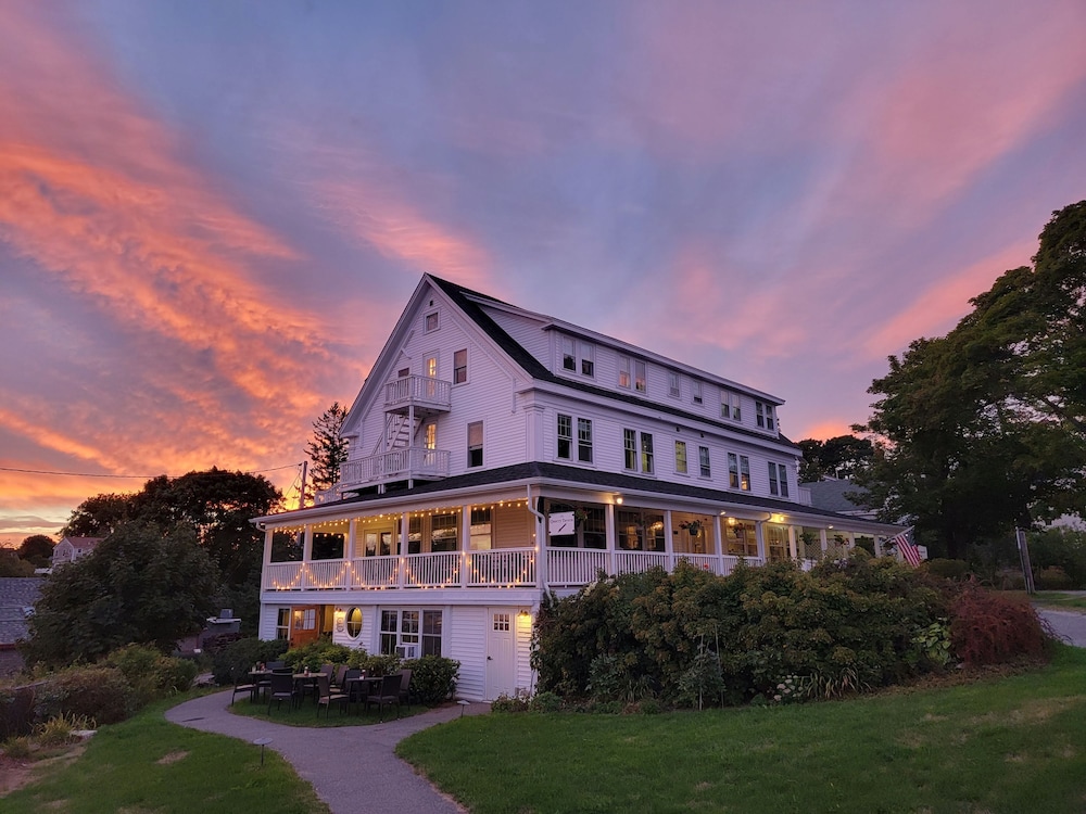 East Wind Inn 6/75