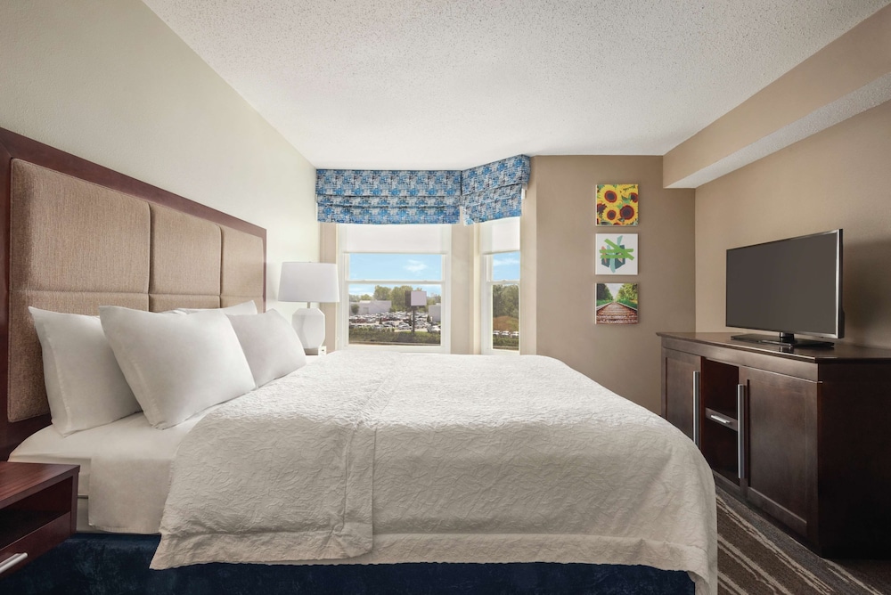 1 BEDROOM, SUITE, KING BED, SOFA