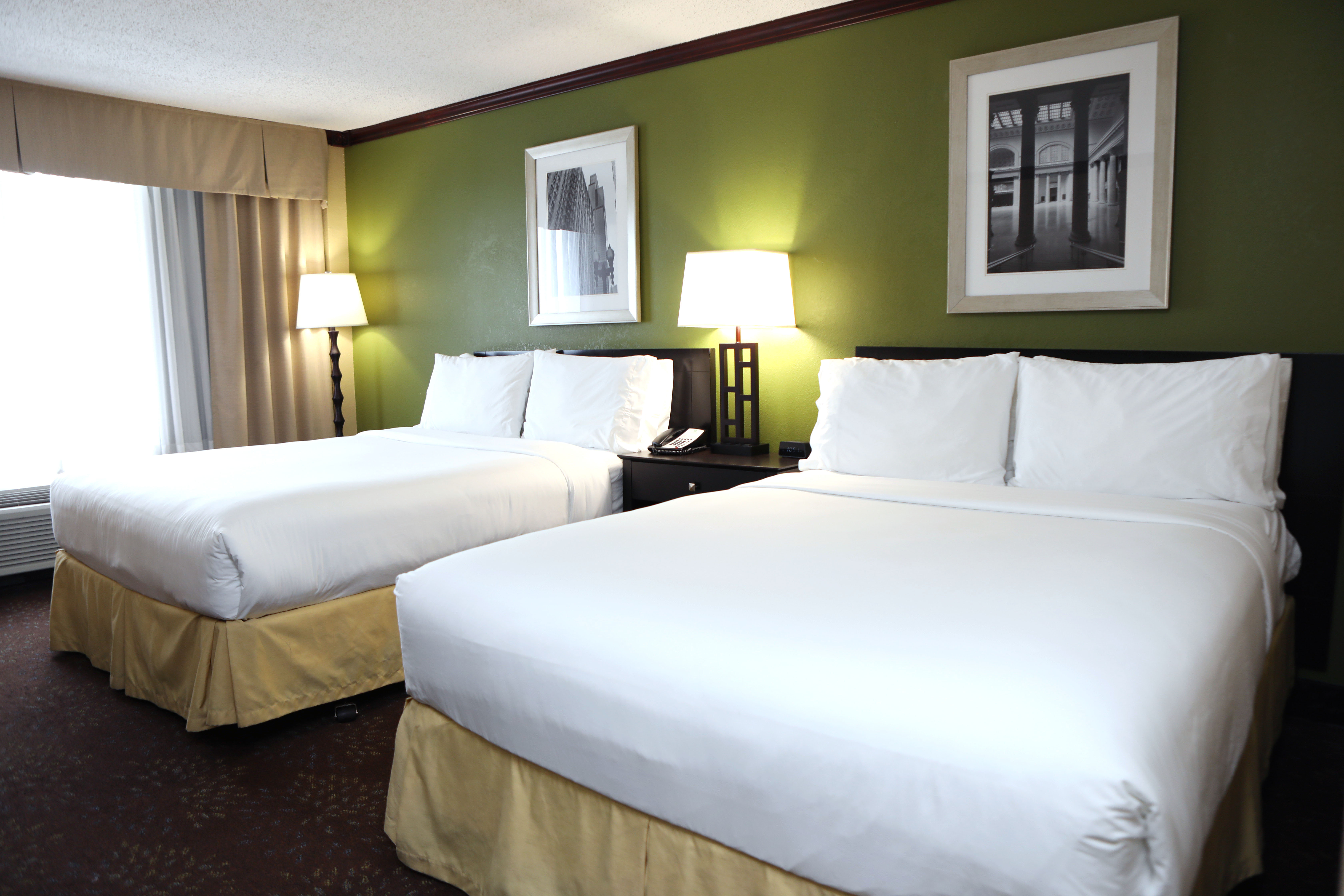 HOLIDAY INN CHICAGO OAKBROOK 26/63