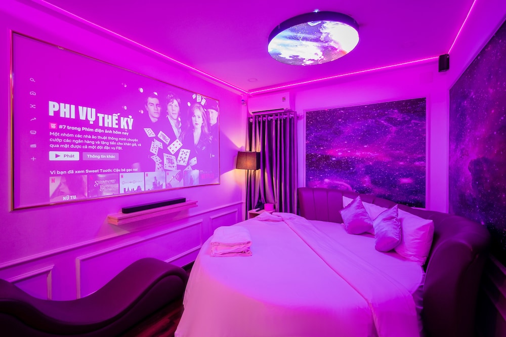 Cupid 2 Hotel 32/67