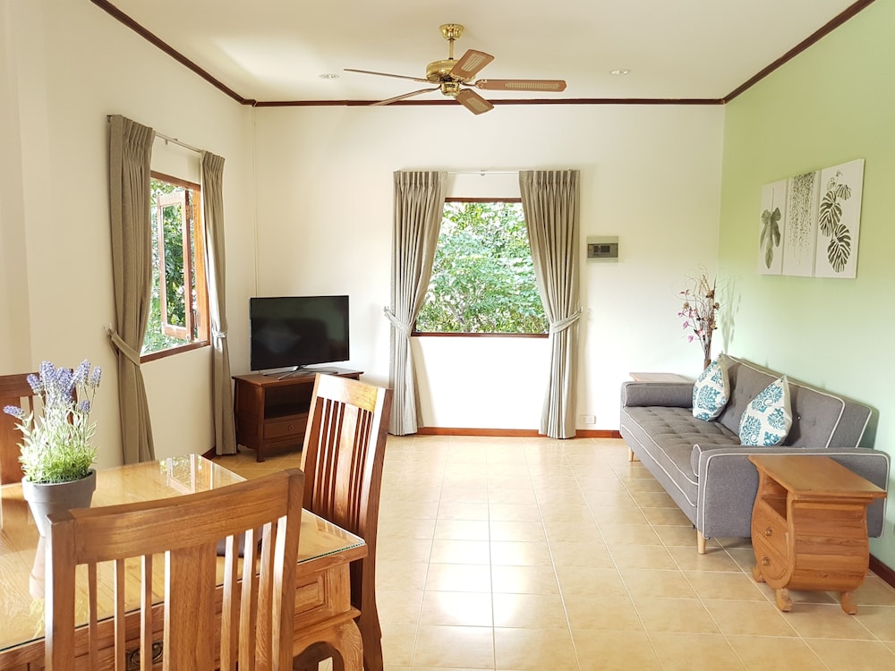 Woodlawn Villas Resort 44/66