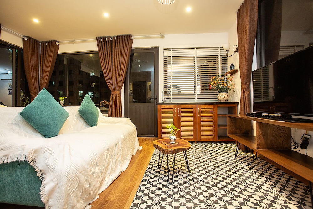 Dinh Ami Hanoi Hotel 53/63
