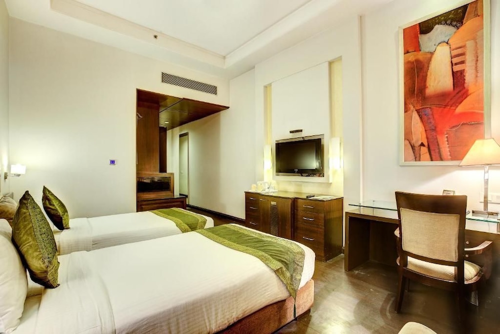 Hotel Western Court Panchkula 14/50