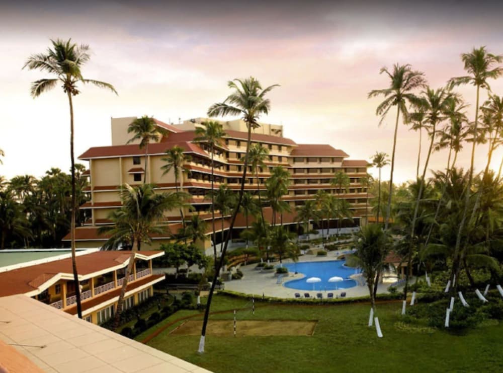 The Retreat Hotel And Convention Centre 45/50
